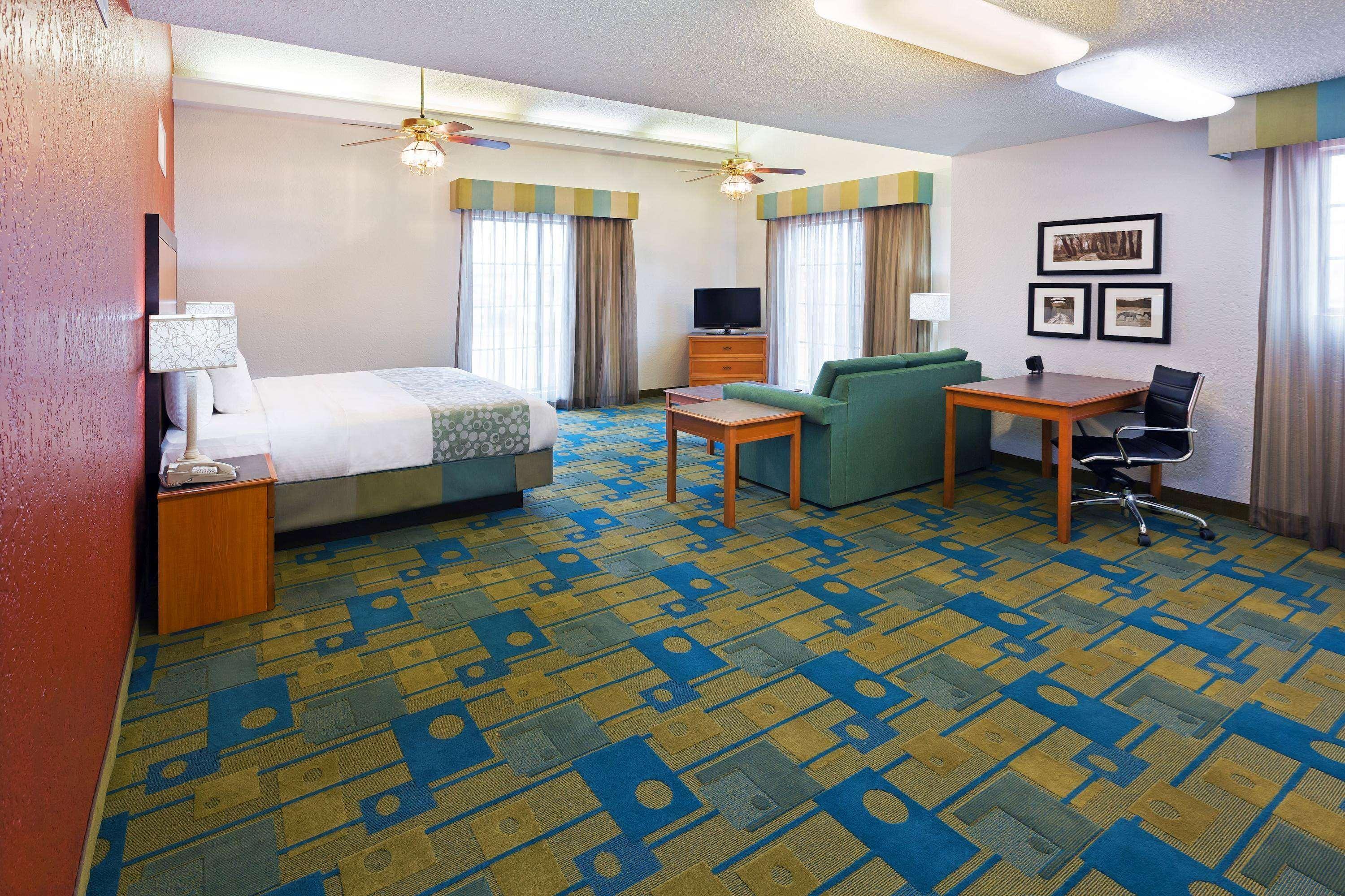 La Quinta Inn By Wyndham Victoria Zewnętrze zdjęcie