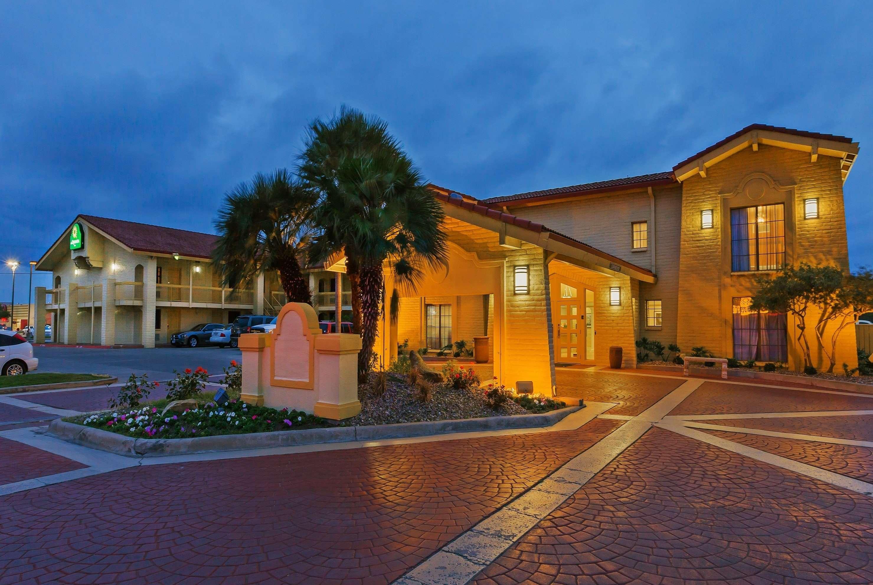 La Quinta Inn By Wyndham Victoria Zewnętrze zdjęcie
