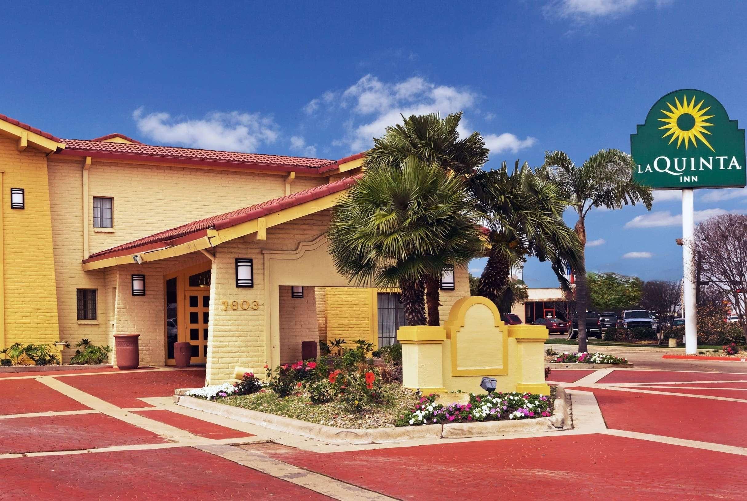 La Quinta Inn By Wyndham Victoria Zewnętrze zdjęcie