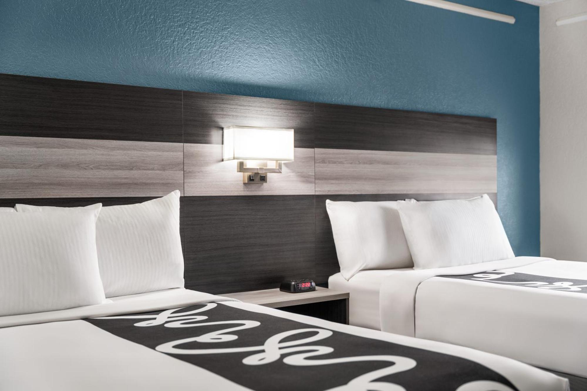 La Quinta Inn By Wyndham Victoria Zewnętrze zdjęcie