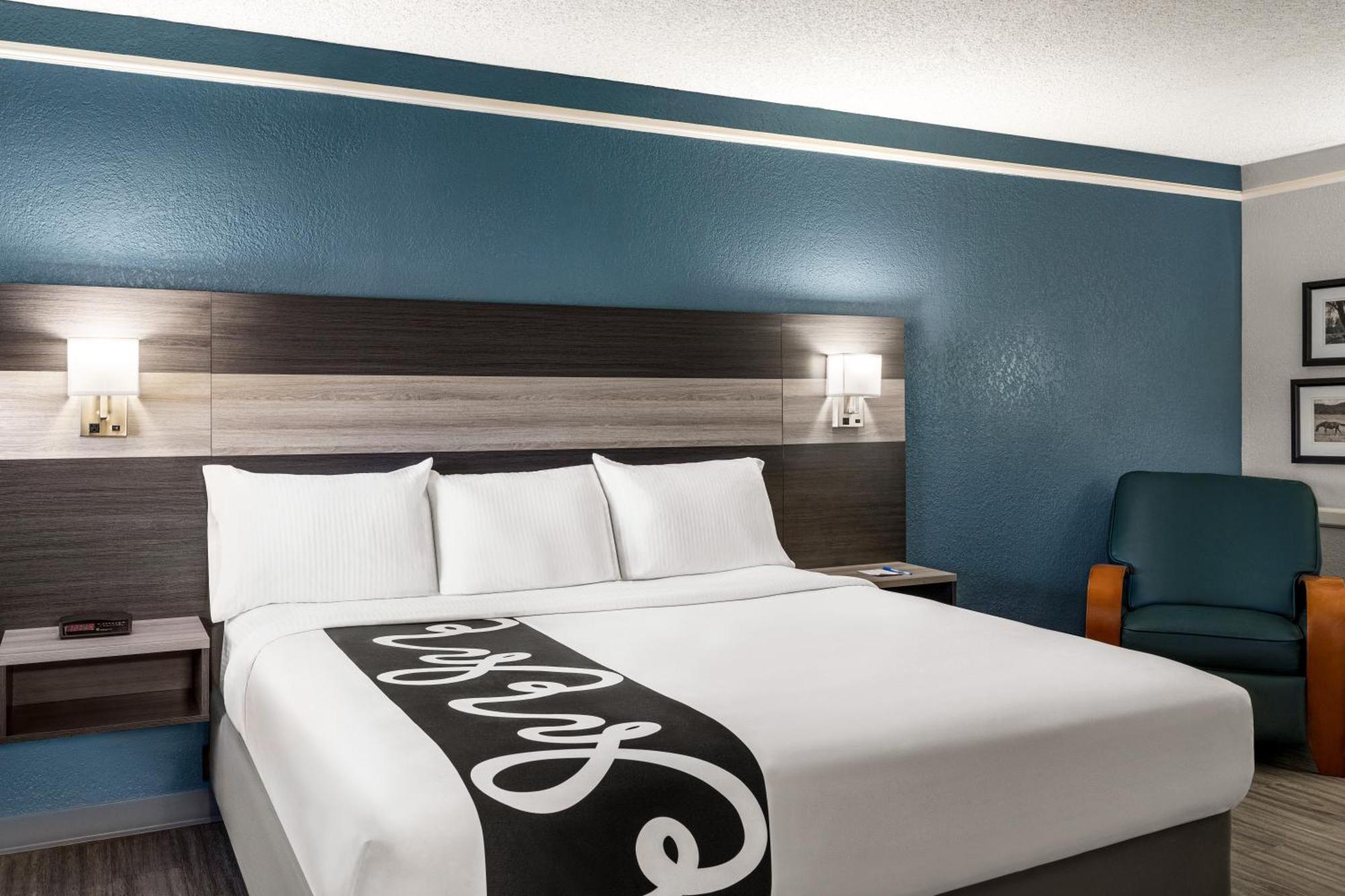 La Quinta Inn By Wyndham Victoria Zewnętrze zdjęcie