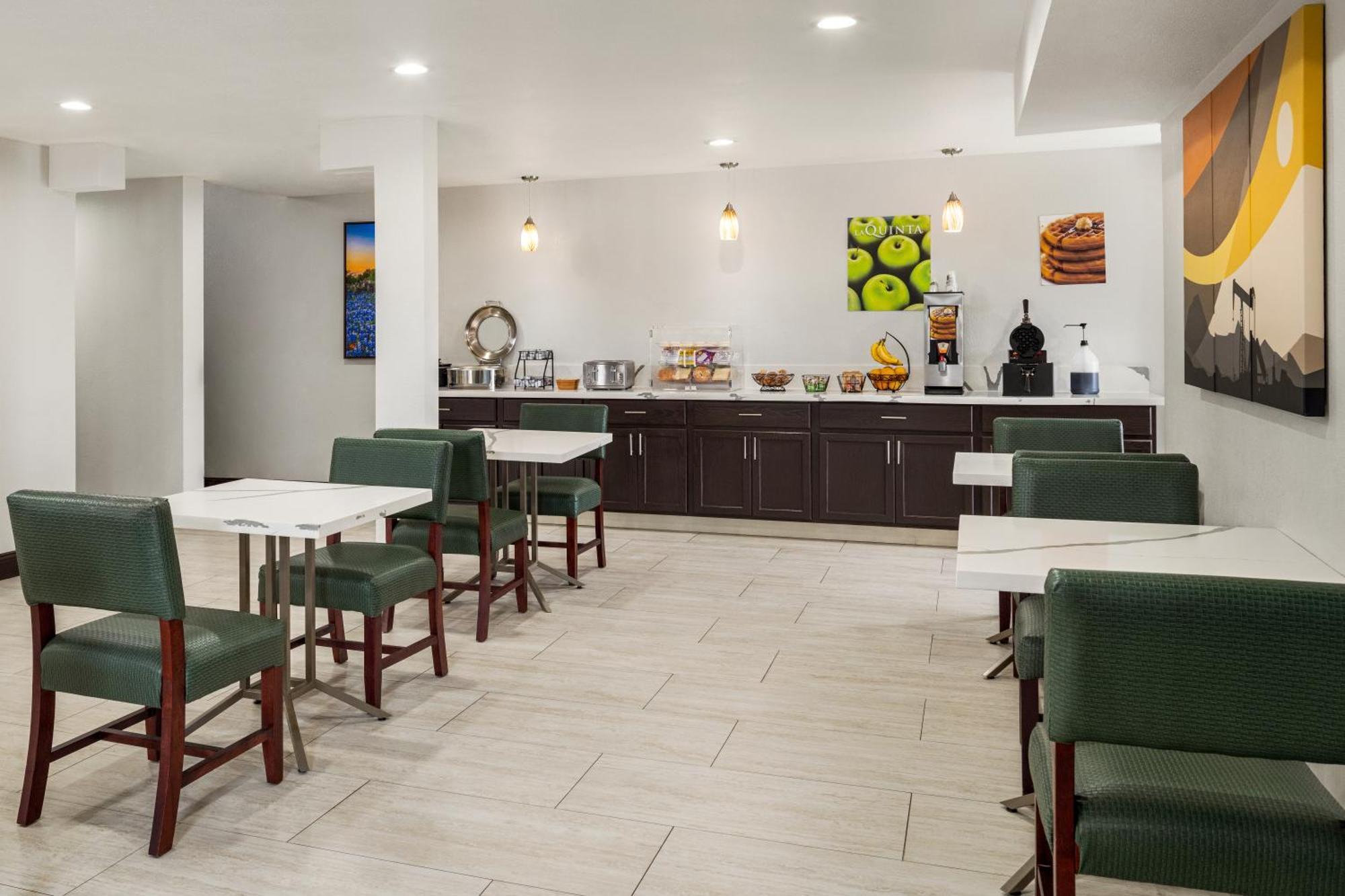La Quinta Inn By Wyndham Victoria Zewnętrze zdjęcie